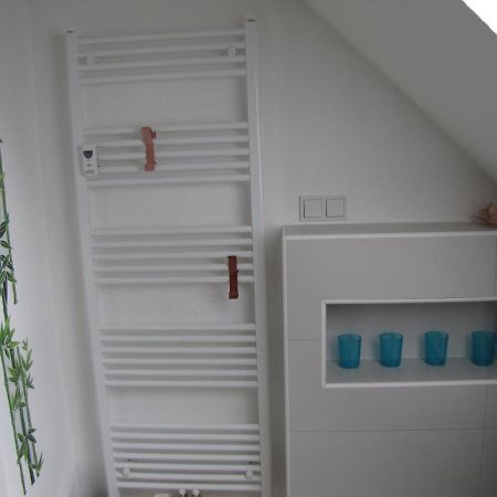 Moeblierte Dachgeschosswohnung In Ruhiger Lage Zu Vermieten Wetzlar Exteriör bild