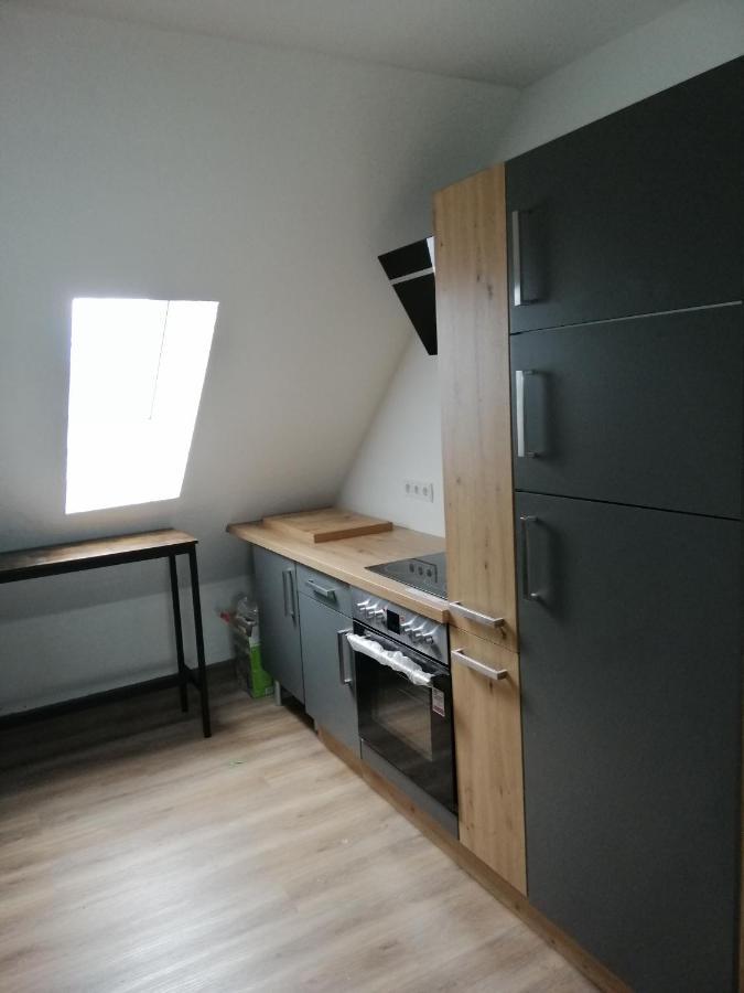 Moeblierte Dachgeschosswohnung In Ruhiger Lage Zu Vermieten Wetzlar Exteriör bild