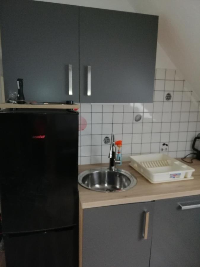 Moeblierte Dachgeschosswohnung In Ruhiger Lage Zu Vermieten Wetzlar Exteriör bild