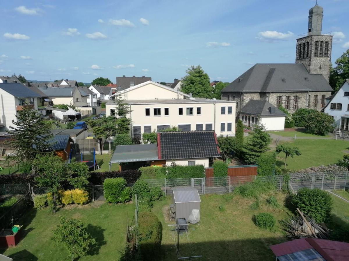 Moeblierte Dachgeschosswohnung In Ruhiger Lage Zu Vermieten Wetzlar Exteriör bild